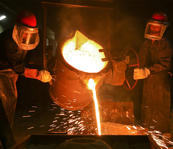 Carboneto de cálcio para dessulfuração de aço e tratamento metalúrgico