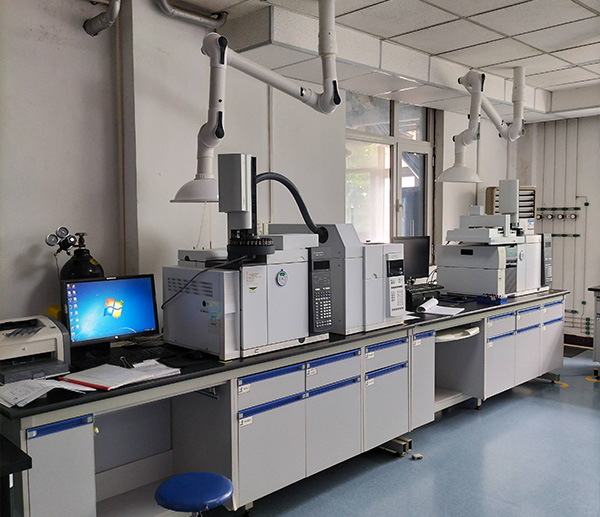 Carboneto de cálcio como matéria-prima química: acetileno, PVC e produção química industrial