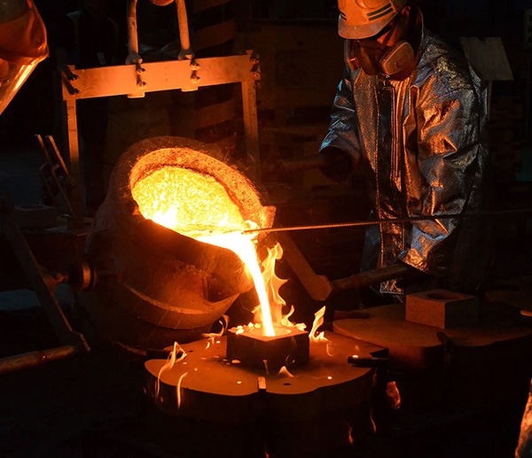 Carboneto de cálcio para dessulfuração de aço e tratamento metalúrgico
